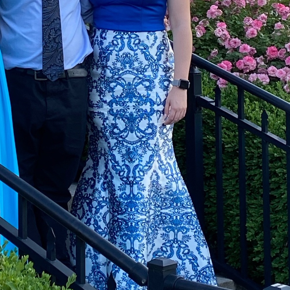 Blue and White Patterned 2-Piece Prom Dress - Size 11